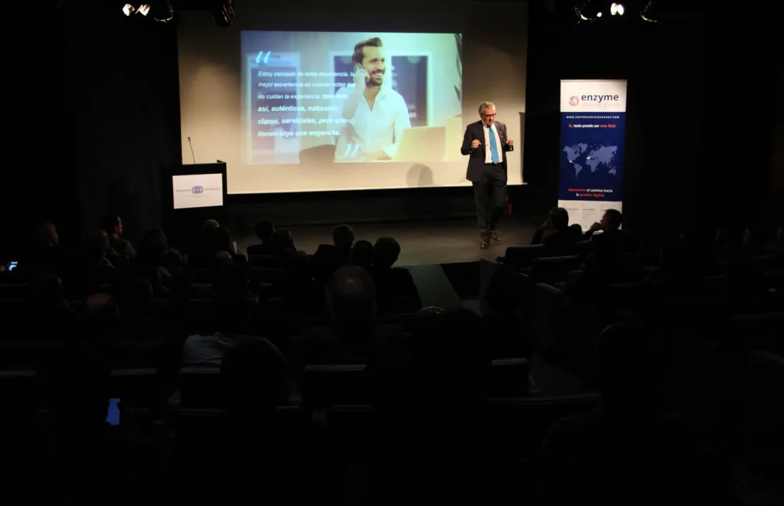 ’expert en màrqueting relacional, Juan Carlos Alcaide, durant la conferència ahir.
