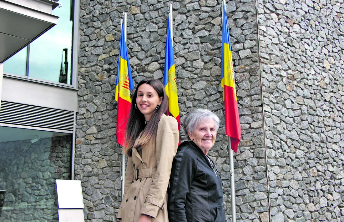 Les dues candidates, davant del nou Consell General, on totes dues aspiren a tenir cadira a partir de diumenge.