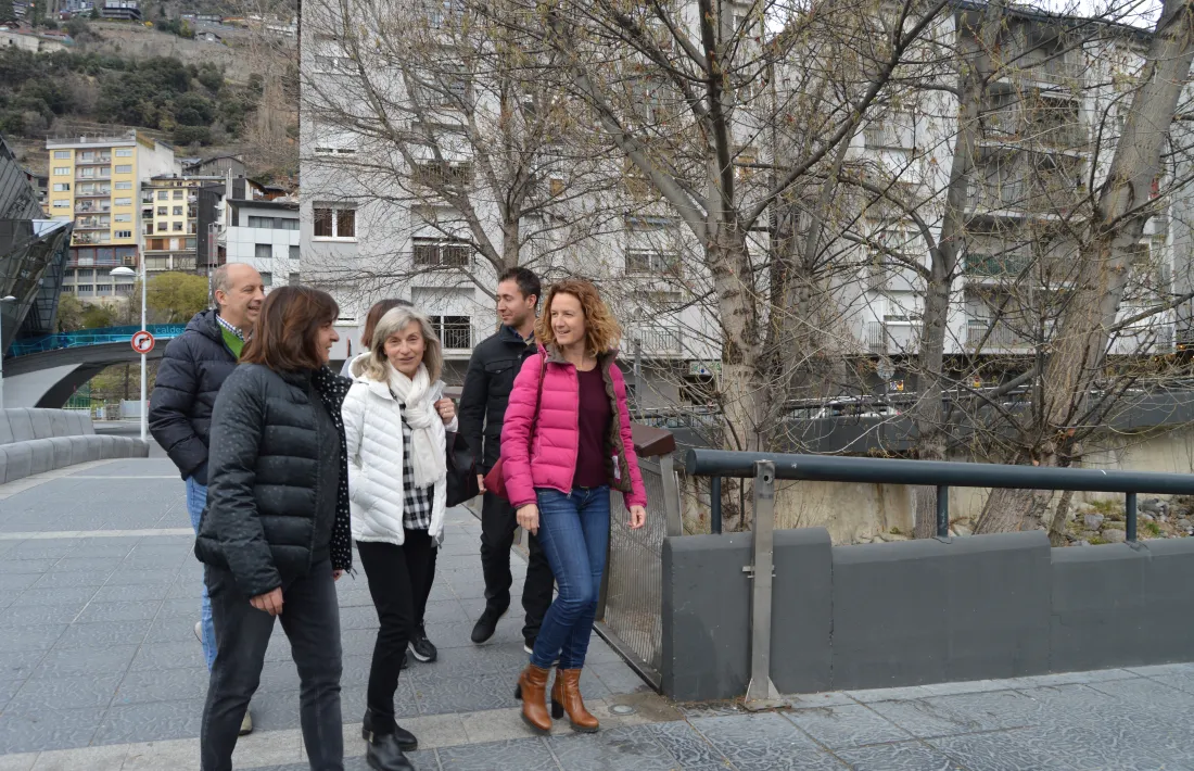 Calvó amb la resta de membres de la candidatura i la cònsol escaldenca, Trini Marín.