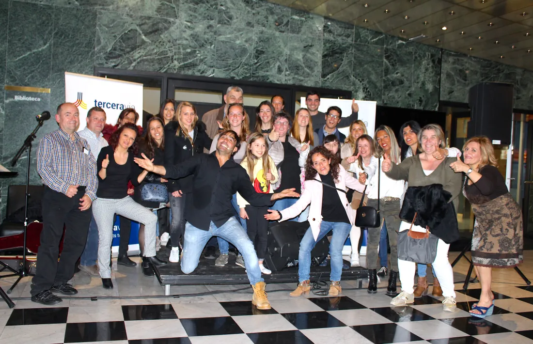 Majoral en l’acte amb els joves.