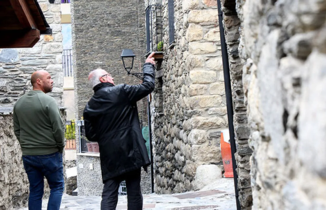 Els suplents de d'Acord a Encamp, Enric Riba i Olivier Valero, durant la visita a les Bons.