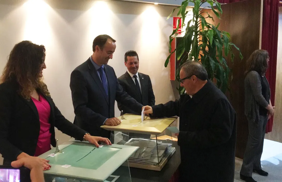 Joan Carles Camp, votant.