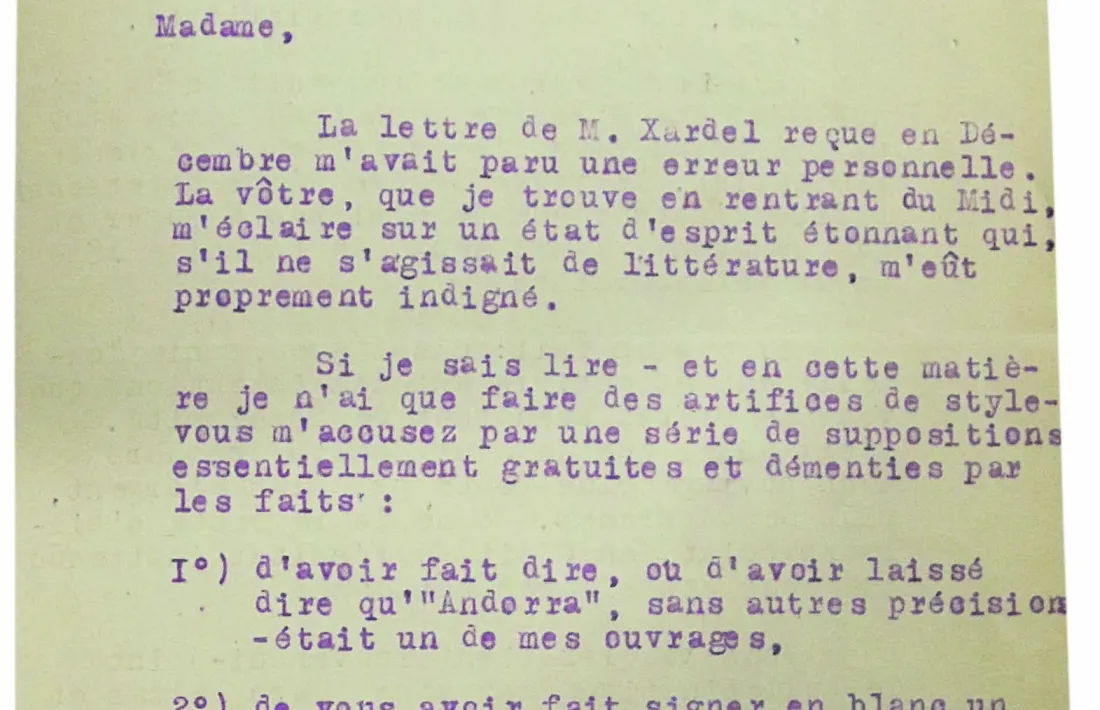 Camp, estupefacte per la queixa de Sandy sobre l’oblit de citar-la a l’adaptació teatral, i a Engolasters, el 1941, amb Xardel.