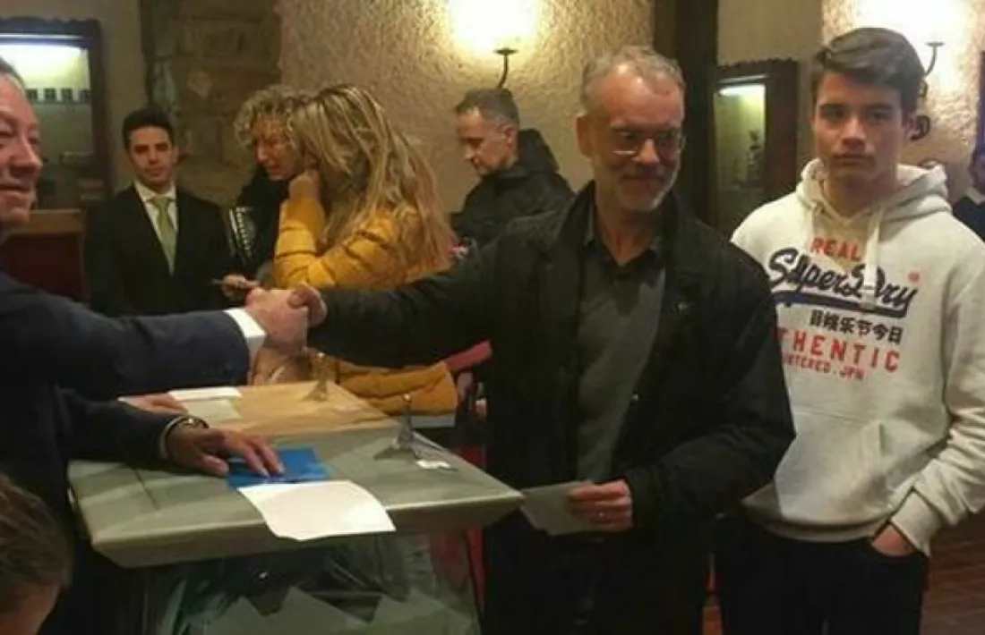 El líder de Progressistes-SDP, Josep Roig, votant ahir a Sant Julià de Lòria.