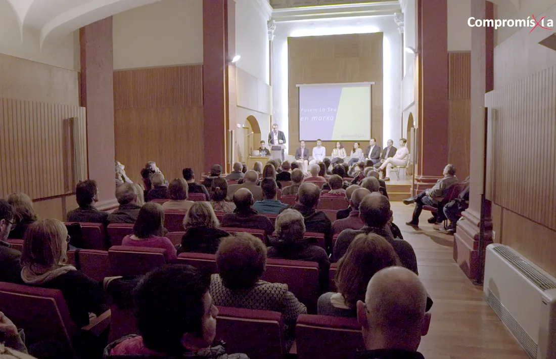 La reunió a la Sala Immaculada de Compromís x la Seu.