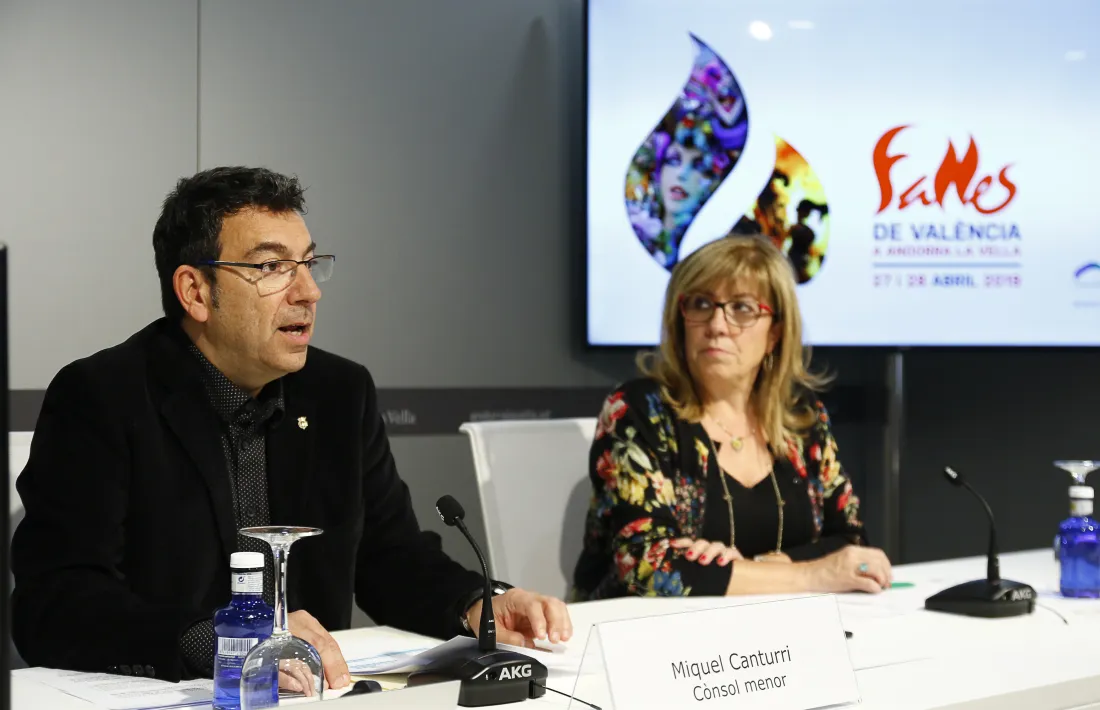 Miquel Canturri i Mònica Codina van presentar les falles valencianes ahir a la tarda.