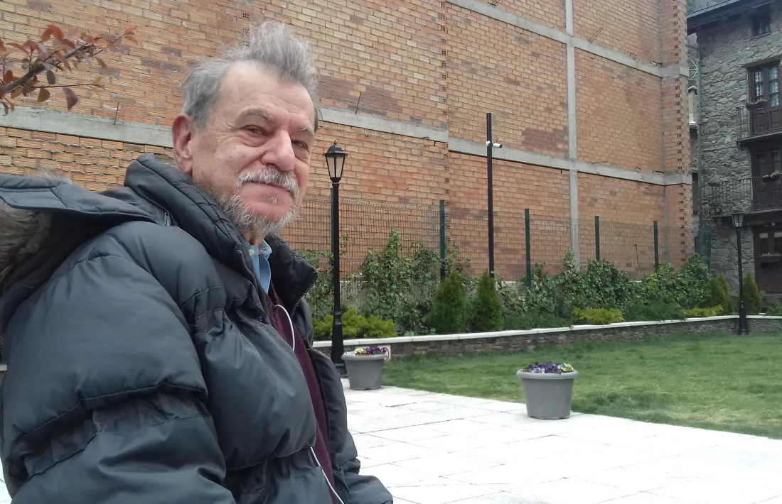 Robert Pastor, novel·lista: “Com diu el Papa Francesc, un país no pot mirar al futur amb cadàvers a les cunetes”