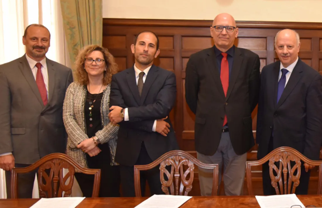 Representants de la Universitat d'Andorra Miquel Nicolau i Cristina Yáñez, en la seva participació en la trobada de la NUSCT.