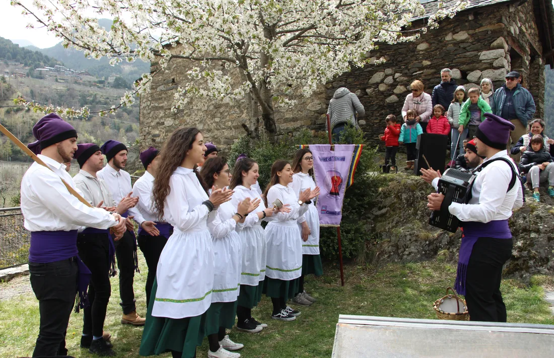 Un moment de la cantada de caramelles.