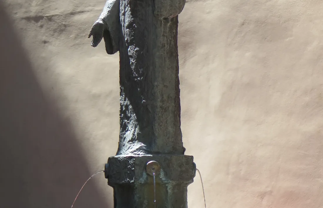 El Sant Esteve de Teruggi, quan encara estava dalt de la font.