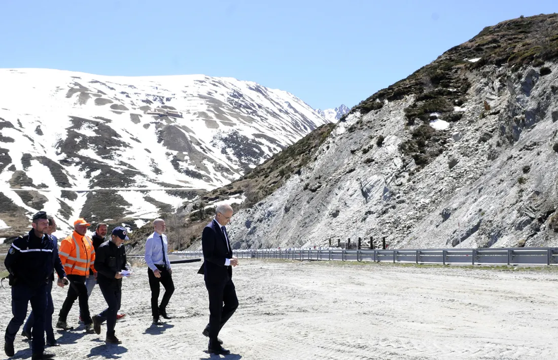 El cap de Govern en funcions, Toni Martí, a la zona de l'esllavissada.