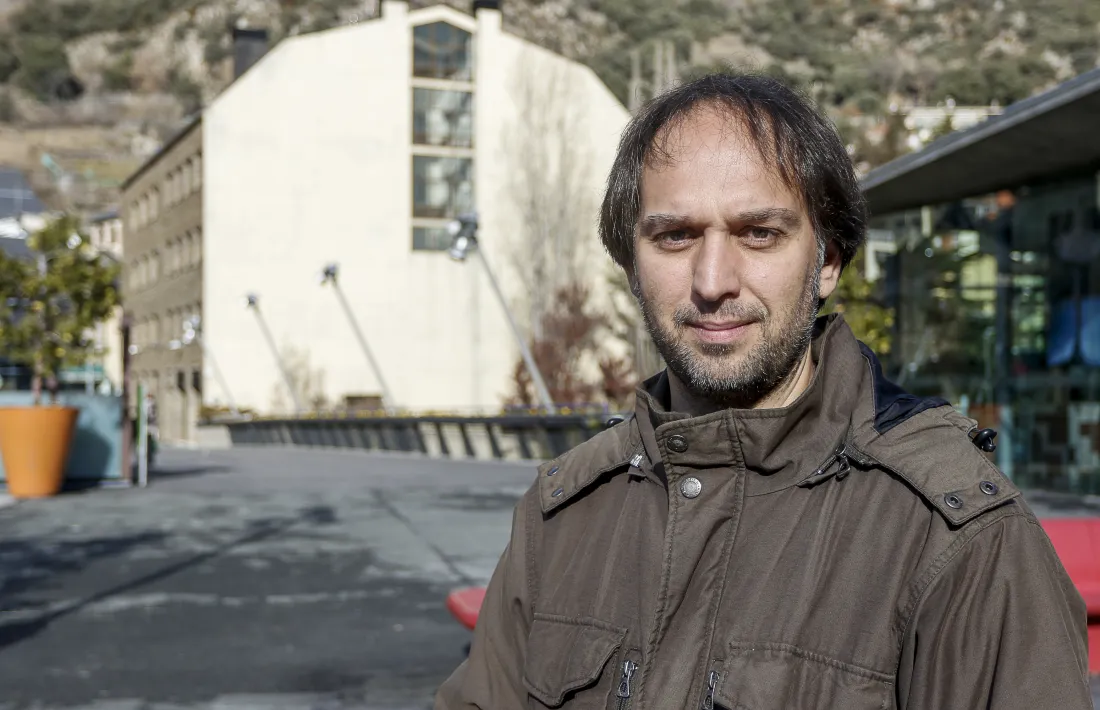 Franch, polifacètic: del ‘Club Piolet’ a la novel·la (‘Wicca’), la telesèrie (‘Brujas’) i ara, al teatre.