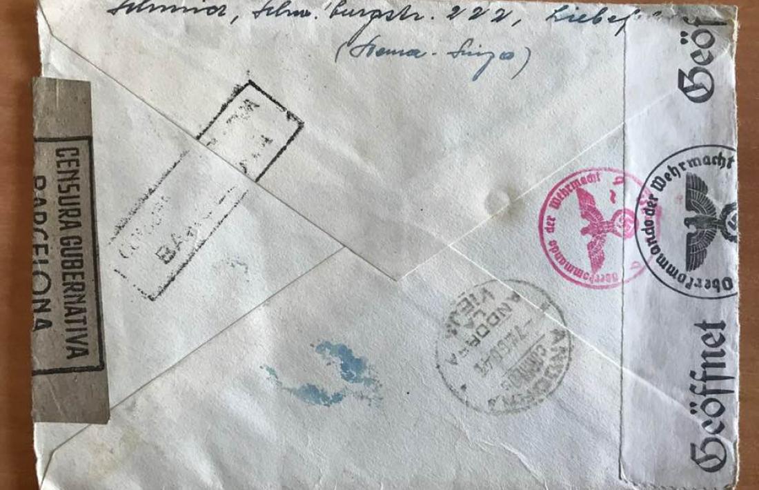 Revers de la carta, amb els segelles de la censura alemanya i també la franquista.