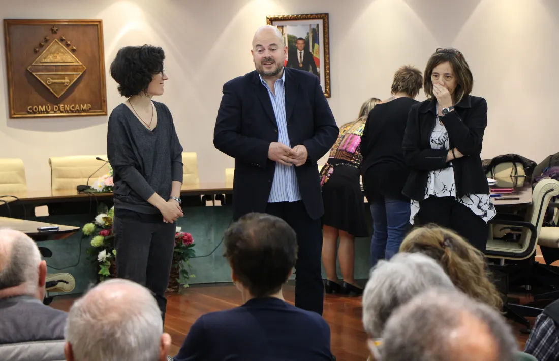 Moment de l'entrega de la clau dels horts a Encamp.