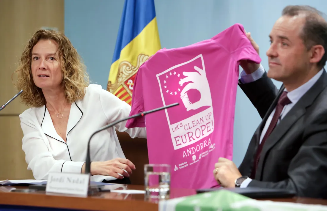 Sílvia Calvó i Jordi Nadal van presentar el ‘Clean up day’ ahir al matí.