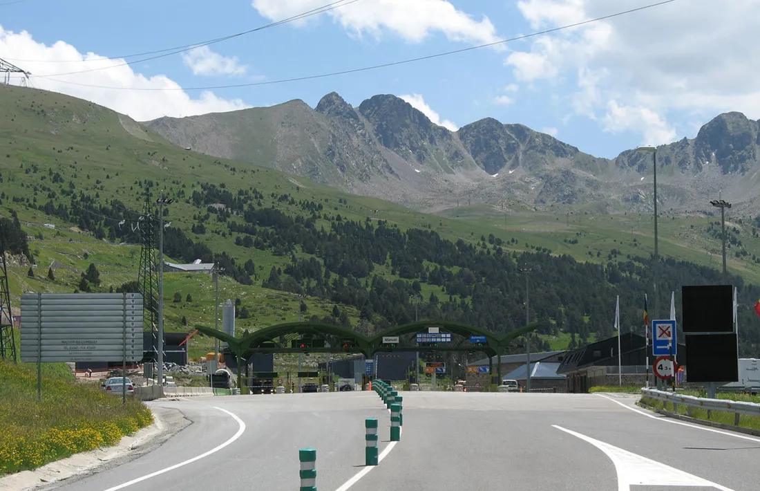 L'entrada del túnel d'Envalira.