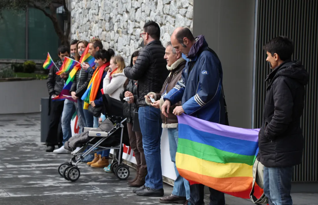 Concentració silenciosa davant del Consell General.