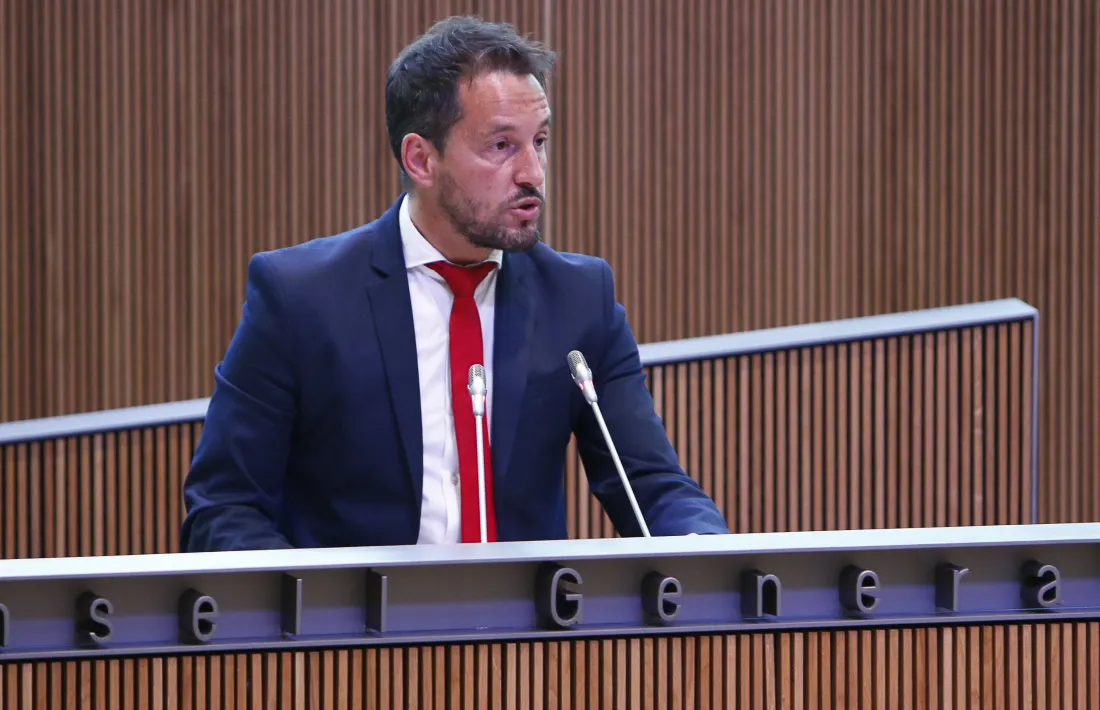 El candidat a cap de Govern del PS, Pere López, en un moment del seu discurs en el debat d’investidura ahir al Consell General.