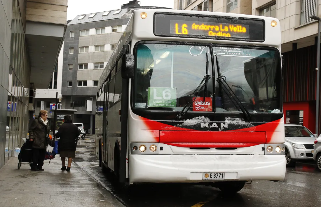 Un autobús de la Cooperativa Interurbana Andorrana.