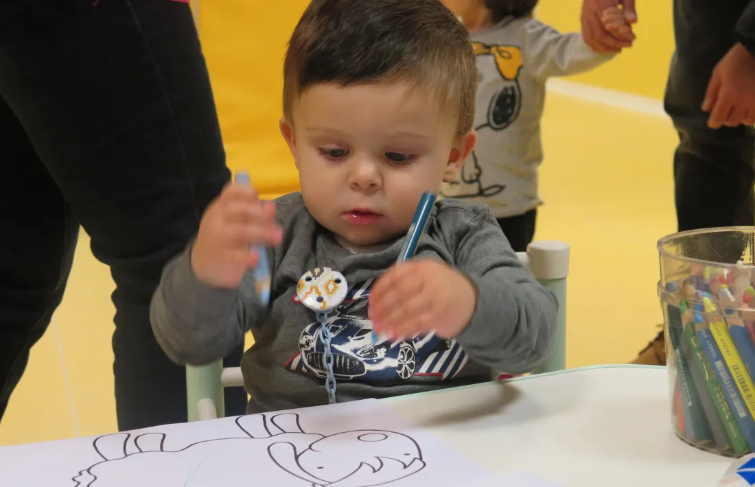 Un infant a l'escola bressol.