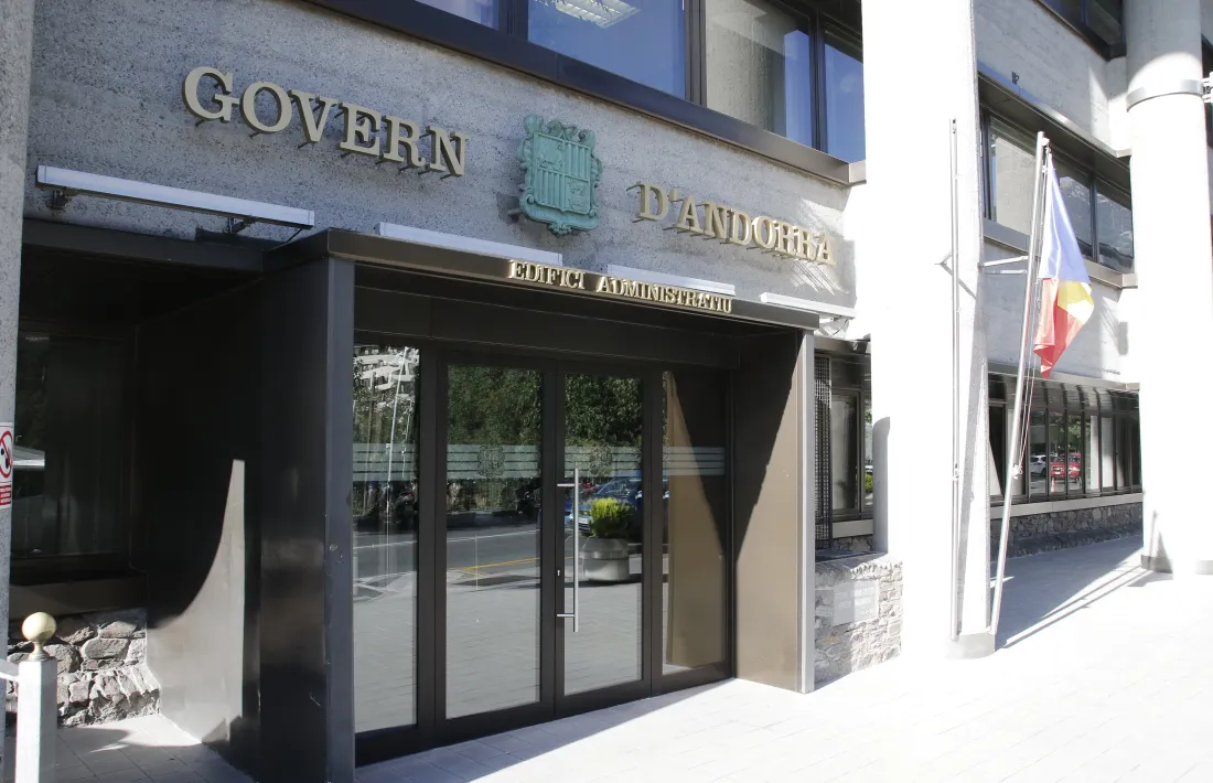 Façana de l’edifici administratiu del Govern.