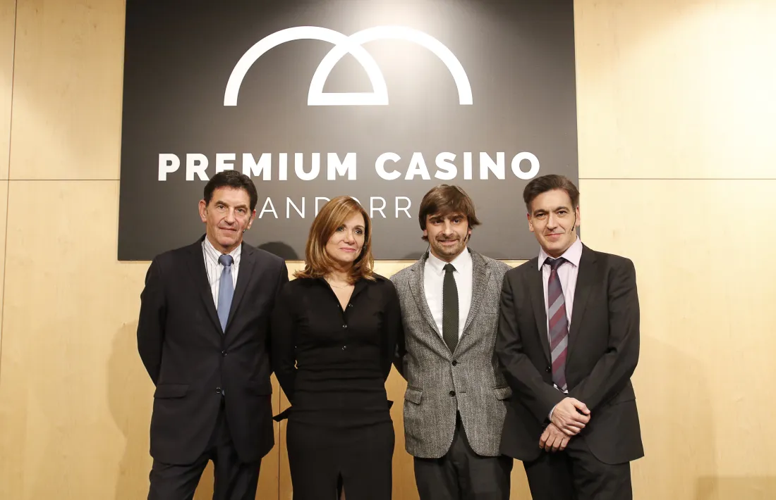 El representant del Grup Barrière i els responsables del projecte de l’edifici de Lleure 3D en la presentació de la proposta.