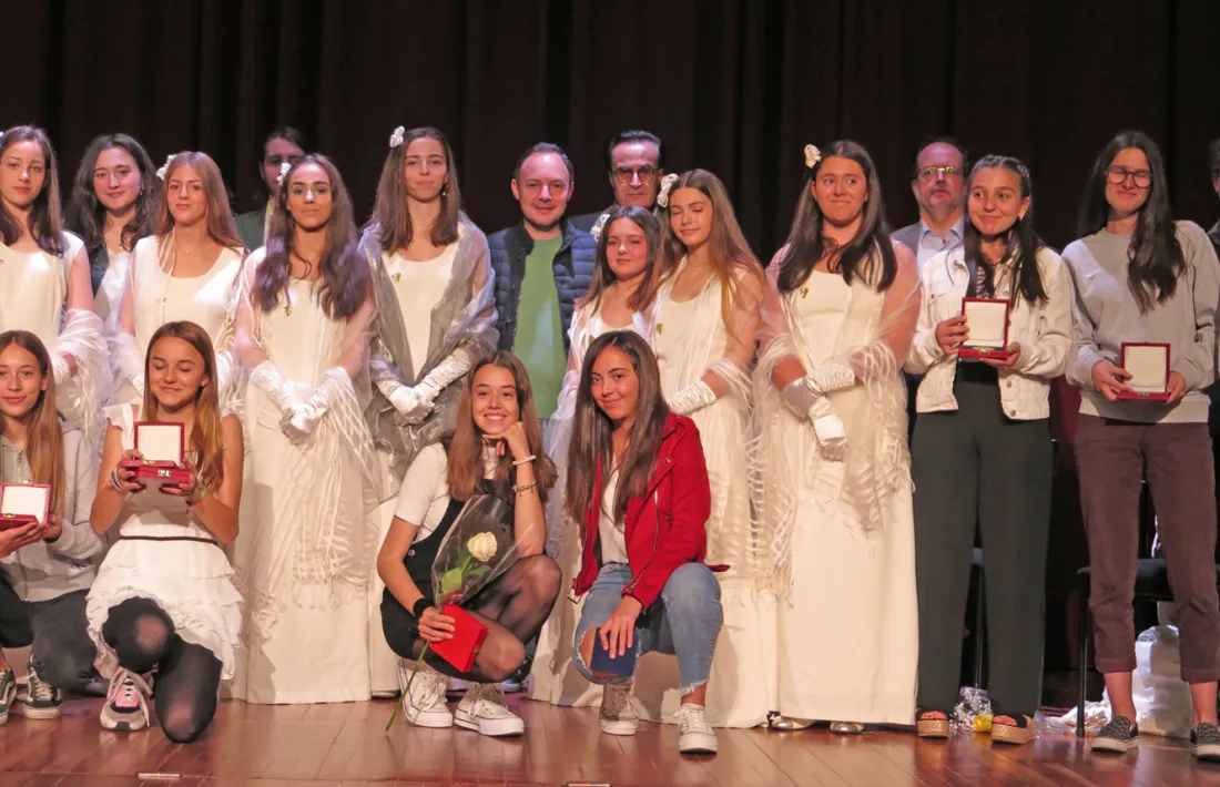 Foto de família dels guanyadors del concurs, ahir al Comú d’Escaldes.