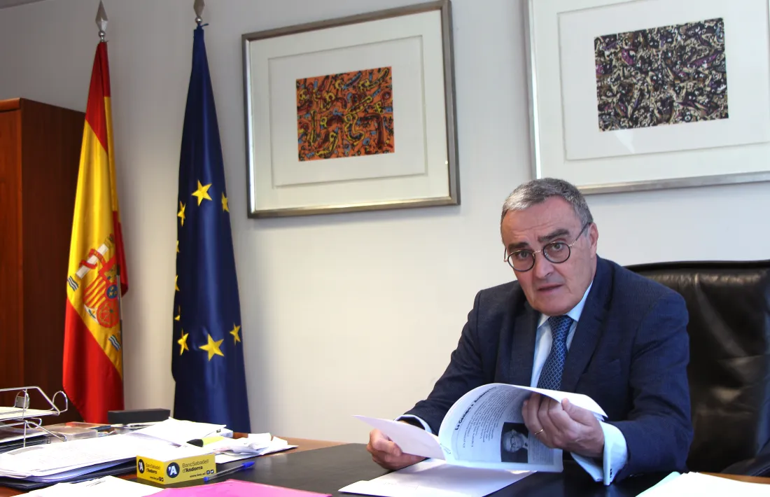 L'ambaixador d'Espanya a Andorra, Àngel Ros, al seu despatx.