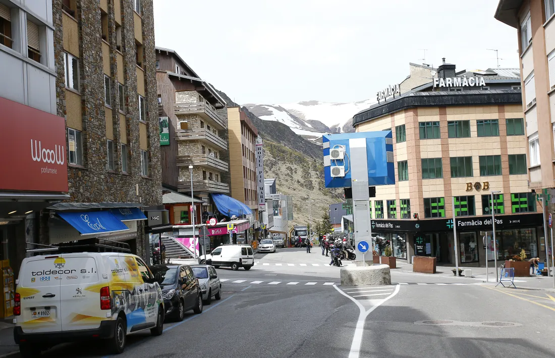 Els carrers del Pas de la Casa durant el tancament de la carretera d’accés a França.