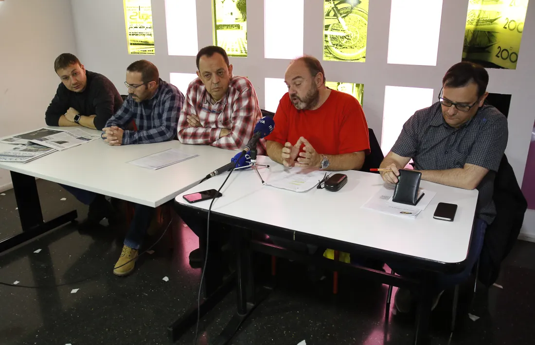 Els representants de la plataforma sindical en una compareixença.