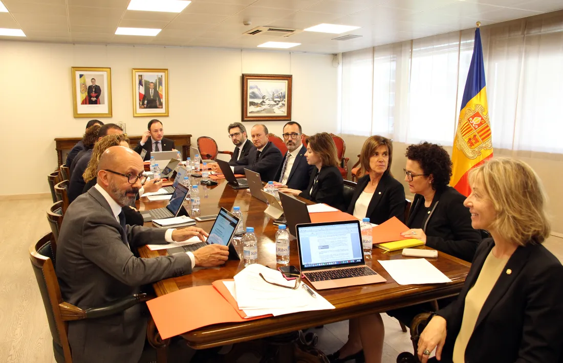 Un moment de la primera reunió del consell de ministres.