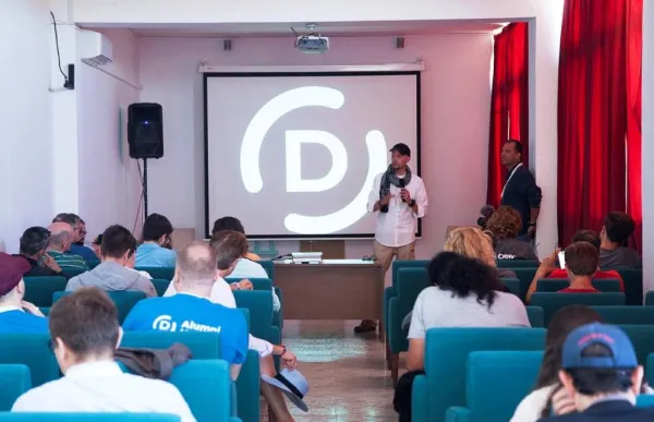 147333_niu_a_decelera