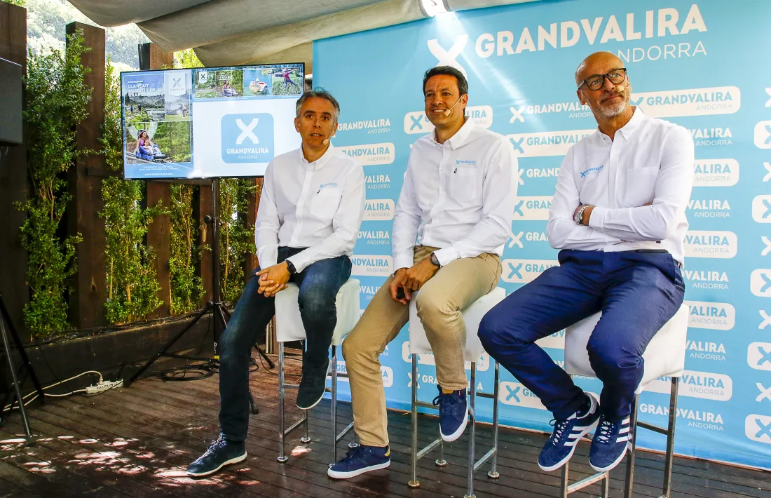 David Hidalgo (Ensisa), Alfonso Torreño (Nevasa) i Xavier Salinas (Saetde) van presentar ahir la temporada d’estiu.