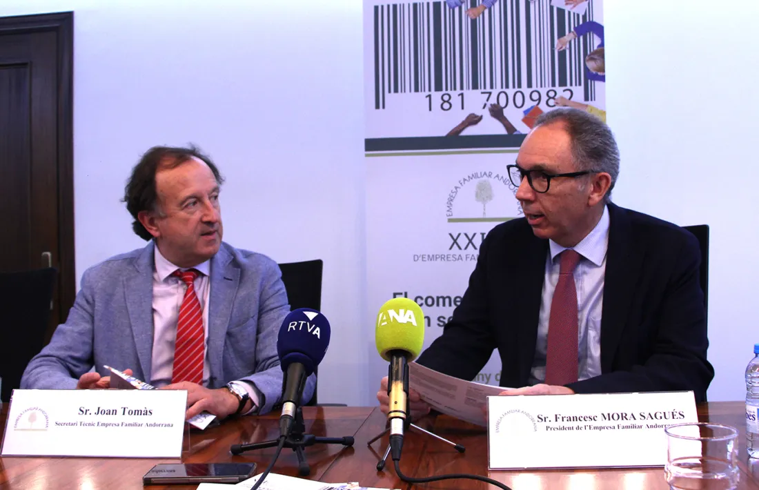  El secretari tècnic de l’entitat, Joan Tomàs, i el president, Francesc Mora, en la presentació del 21è cicle de l’EFA.