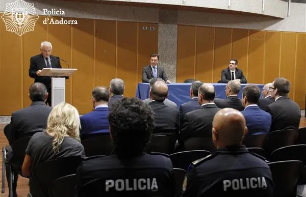 p._12_2_formacio_poli_-_policia