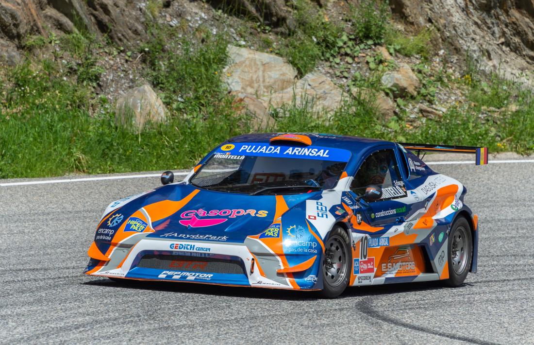 Edgar Montellà, al volant d’un SpeedCar GT-R en un moment de la Pujada a Arinsal. 