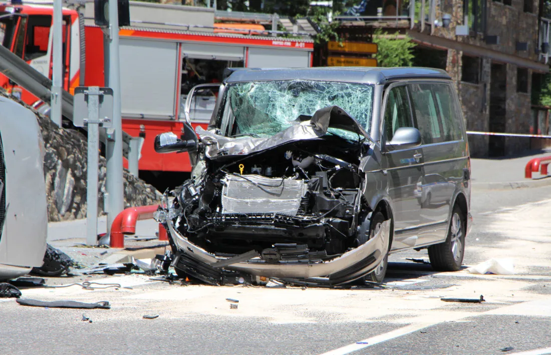 L'estat en què va quedar la furgoneta implicada en l'accident.
