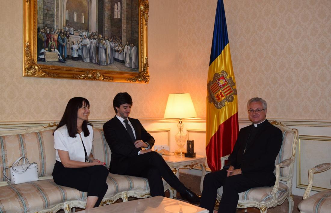 Un moment de la trobada del copríncep amb el grup demòcrata.