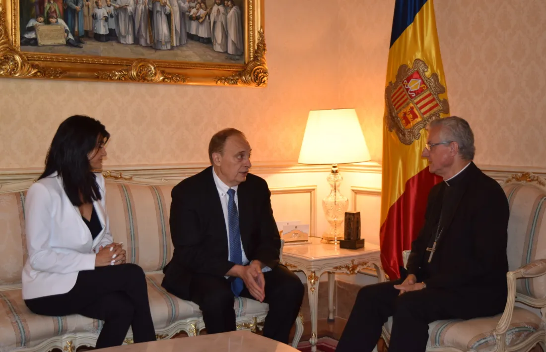 Vives amb Carine Montaner i Josep Pintat.