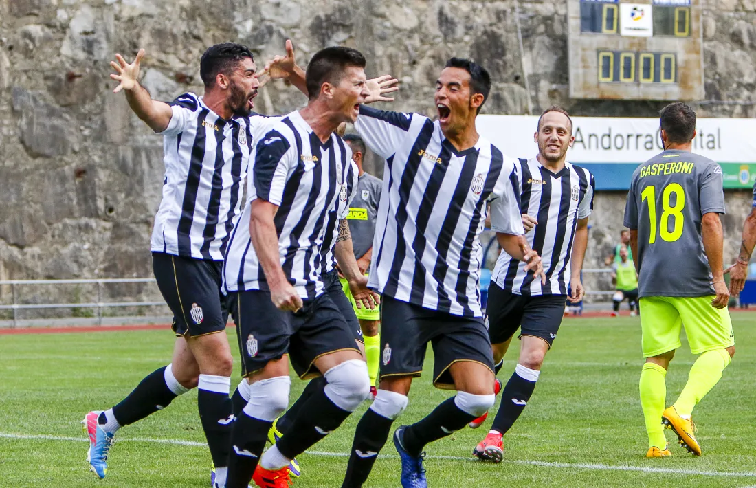 Dimissió en bloc i eleccions