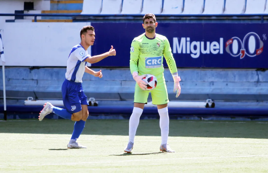 Pas al costat de José Luis Correa