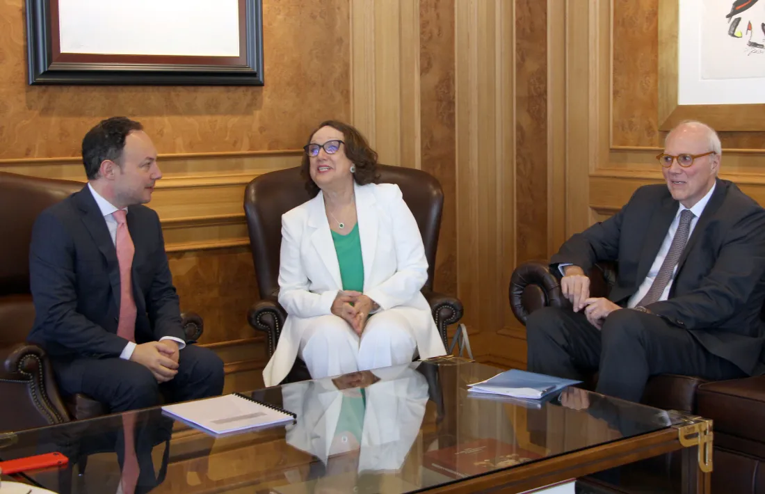 El cap de Govern, Xavier Espot, i la secretària general Iberoamericana, Rebeca Grynspan, minuts abans de començar la reunió.