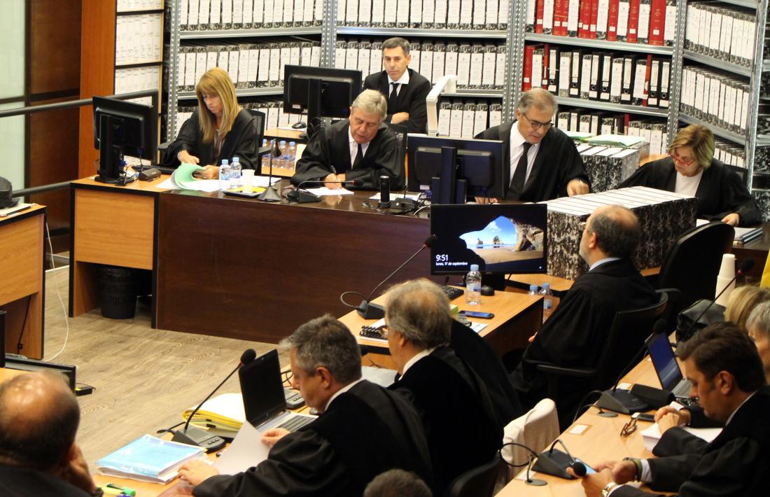 Les defenses pretenien que a més de Pijuan també es recusés Anglada i Baró. 