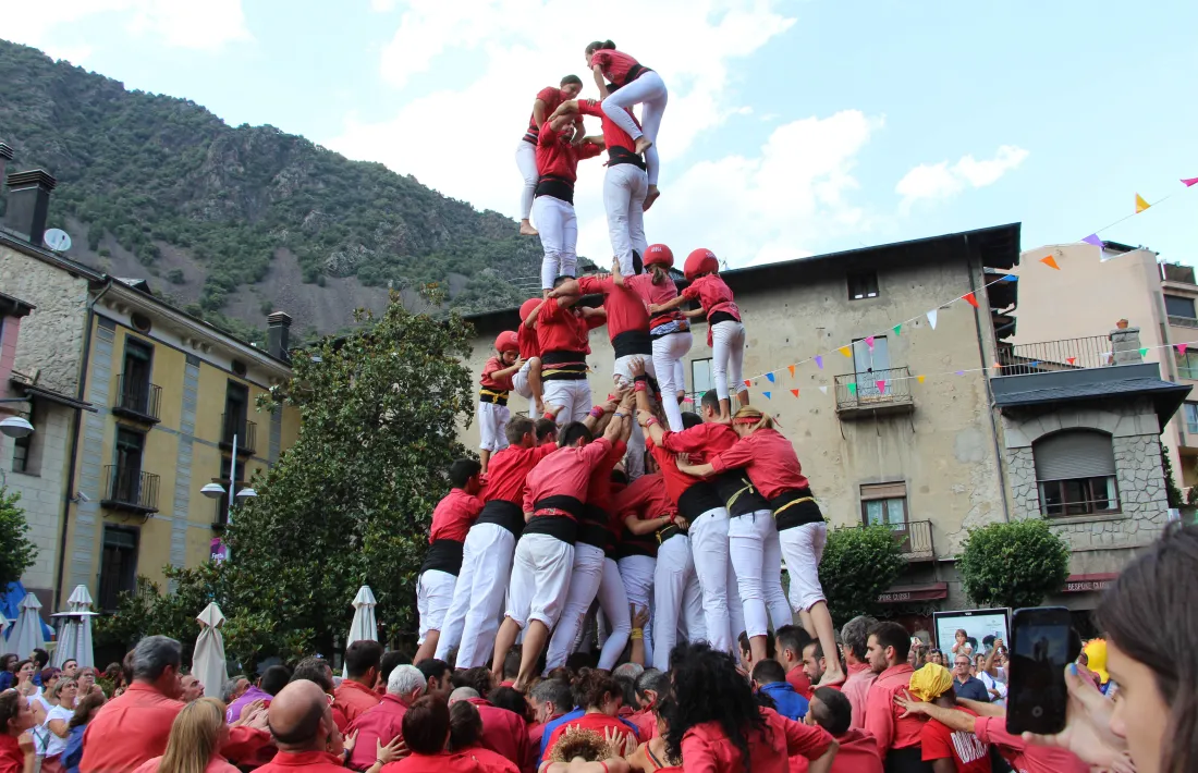 La Colla Jove dels Xiquets de Valls.