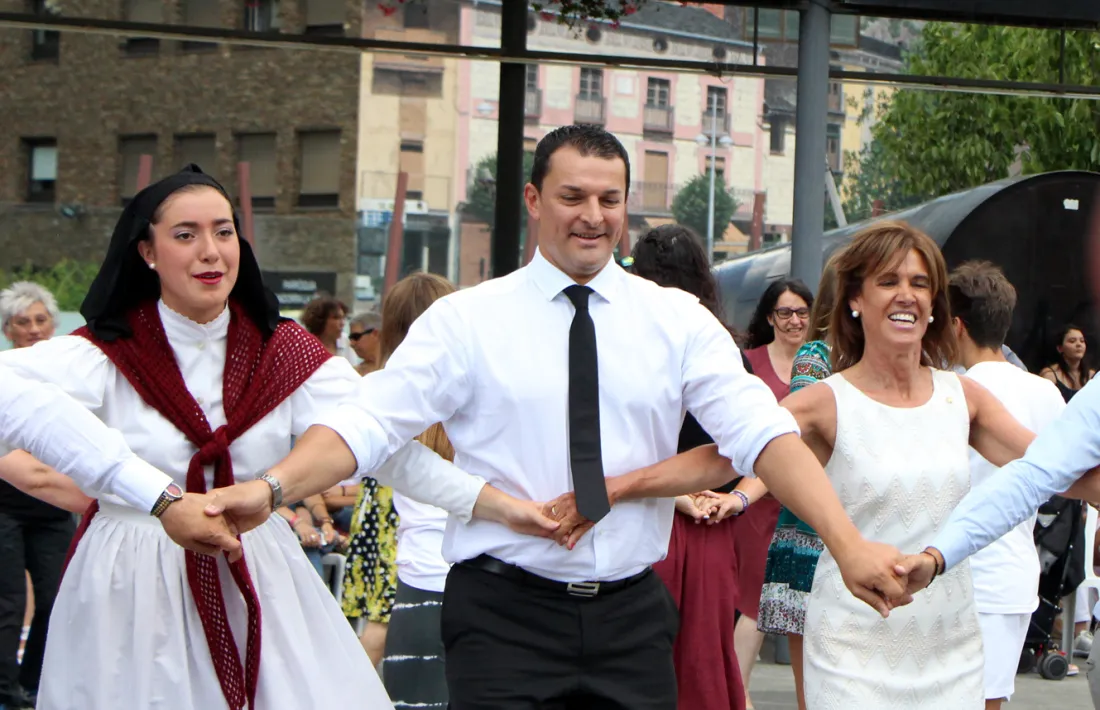 El ministre Jordi Gallardo, durant el ball del Contrapàs.