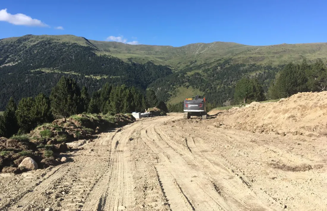 Estat en què es troba la nova pista del Pla de les Pedres, que s’ha començat a construir aquesta primavera.