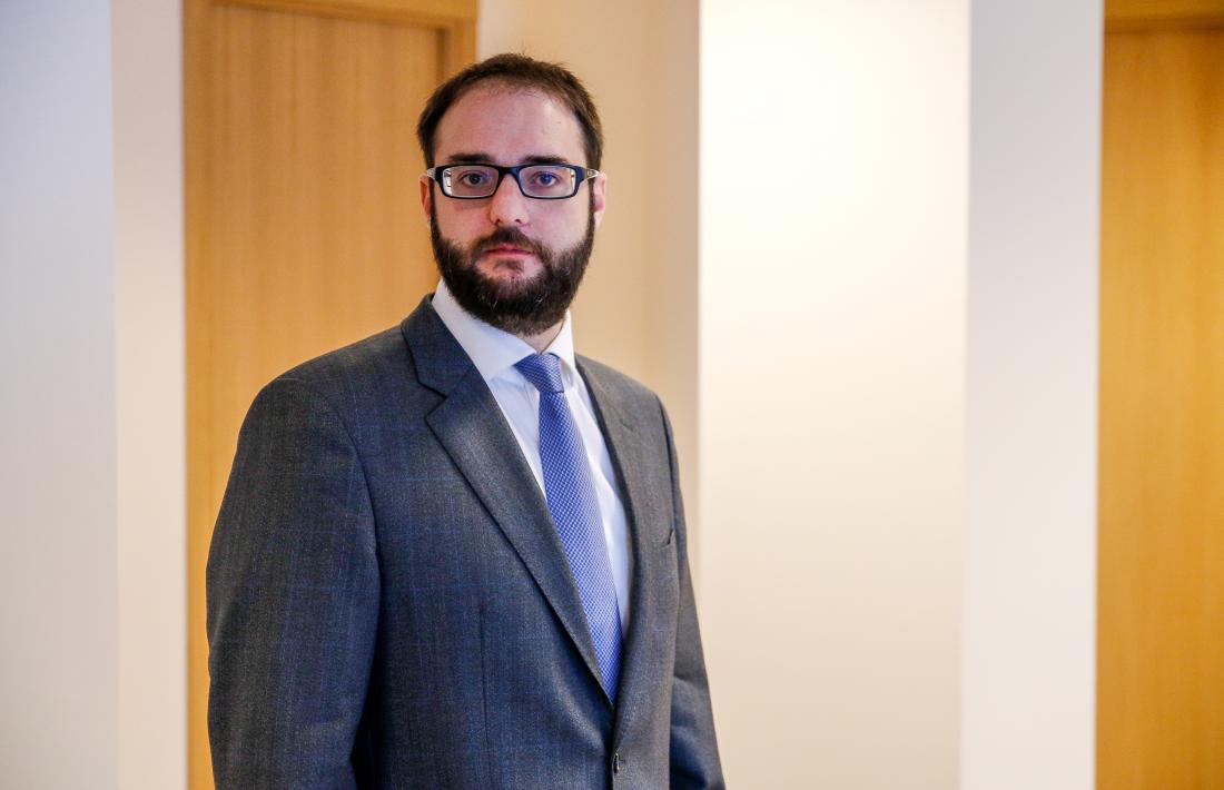 Ramón Tena va ser el primer mediador a prestar el servei al Principat. 
