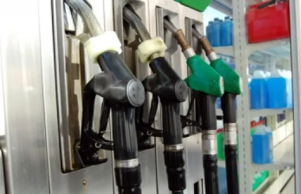 147937_thumb_sortidors-carburant-andorra-arxiu-ana_2087801400_56690916_651x366