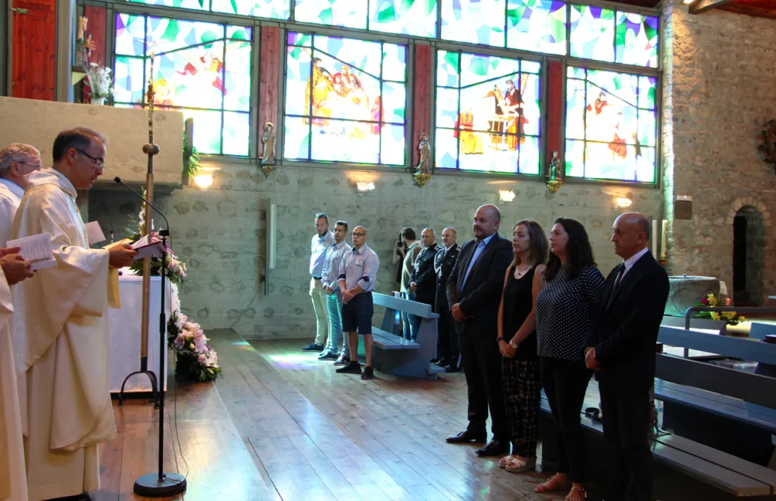 Missa de sant Roc en motiu de la festa major de la parròquia d'Encamp, amb  assistència estrictament institucional.