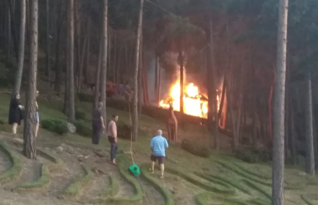 El treball dels veïns va evitar que el foc seguís el seu curs.